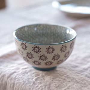 Sareka cuenco Hygge de flores berenjena y puntitos azules