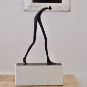 escultura-del-caminante-solitario