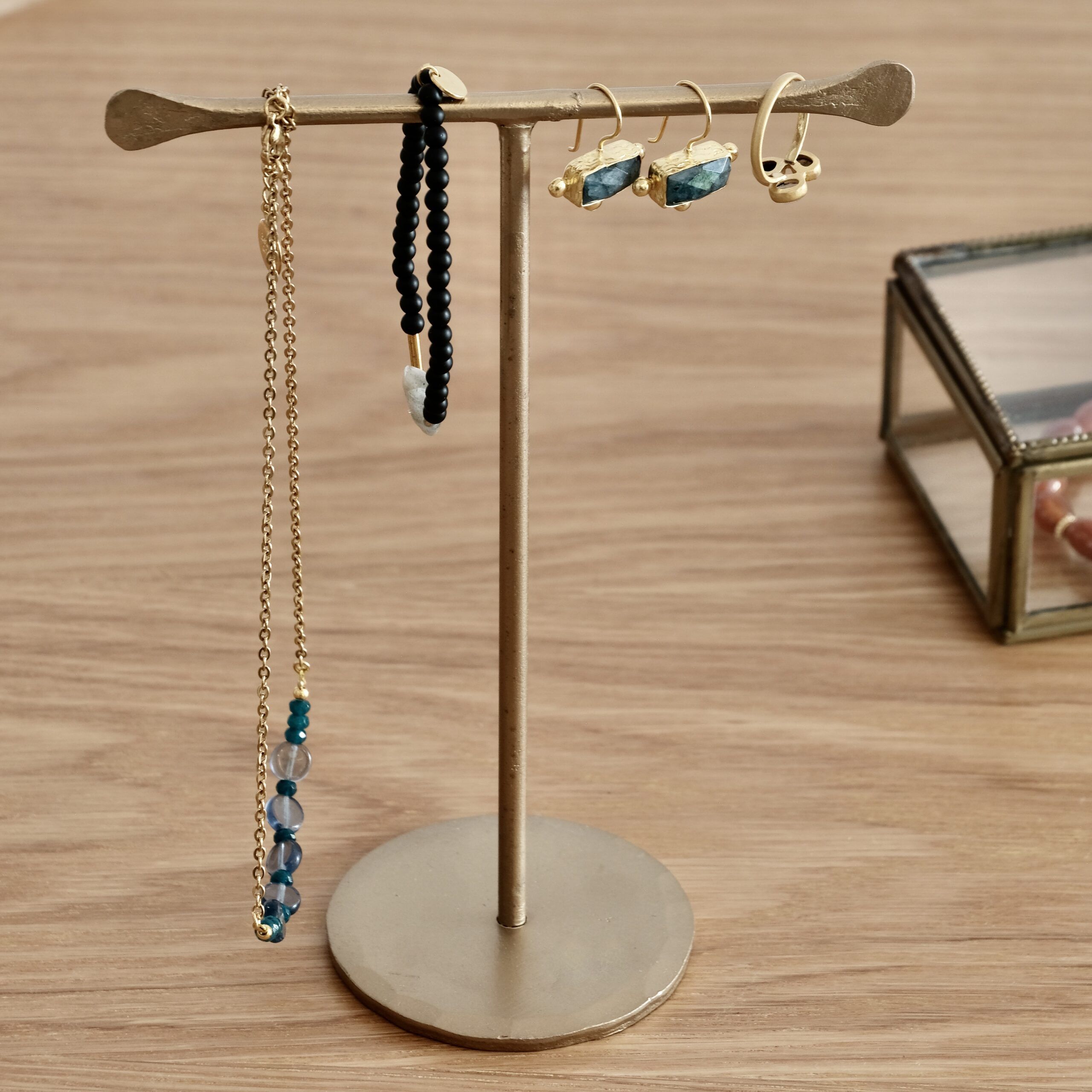 Colgador joyas metal dorado 19cm